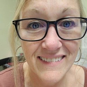 Meet your Posher, Laurie